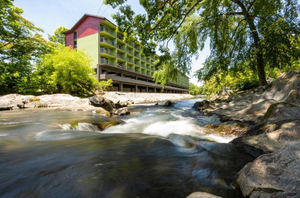 Gatlinburg - Pigeon Forge Hotel | Creekstone Inn