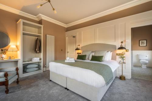 Cluain Eois Hotel | Creighton Hotel