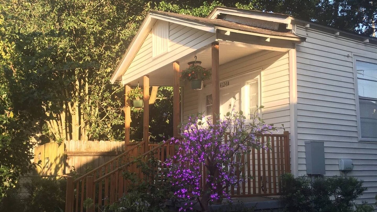 East Riverside Cottage | Creole Guest Cottage, Steps To Magazine St.