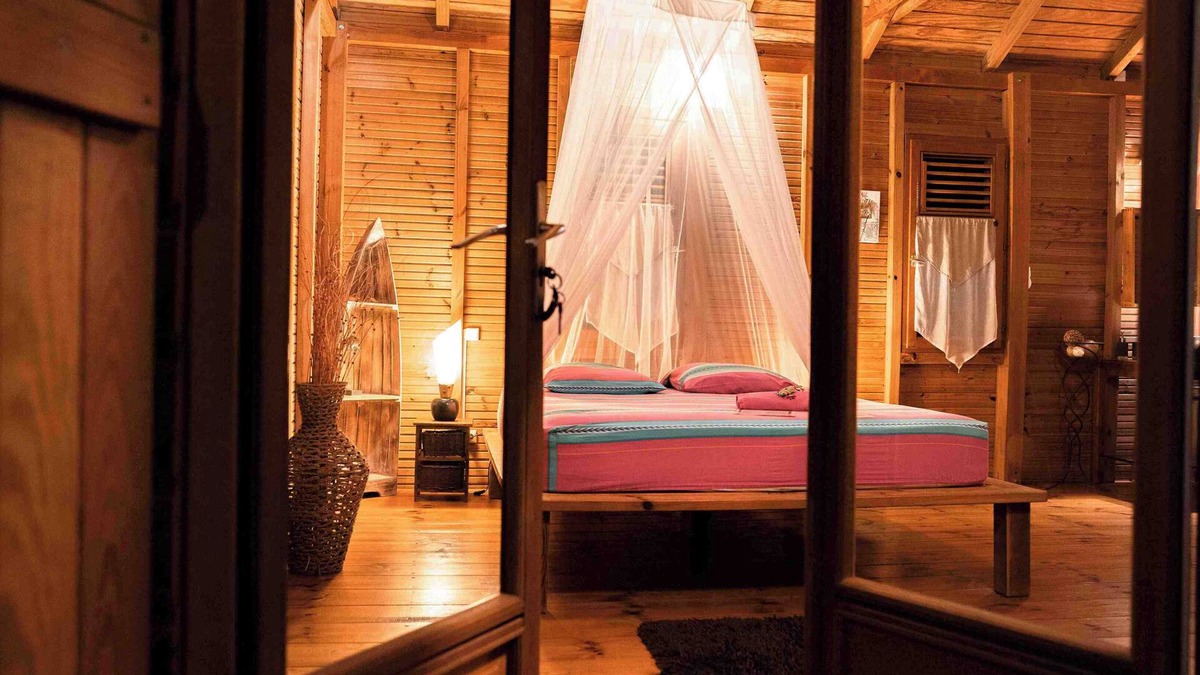 Deshaies Cottage | Creole Mezzanine Case . Wooden Hut With Mezza