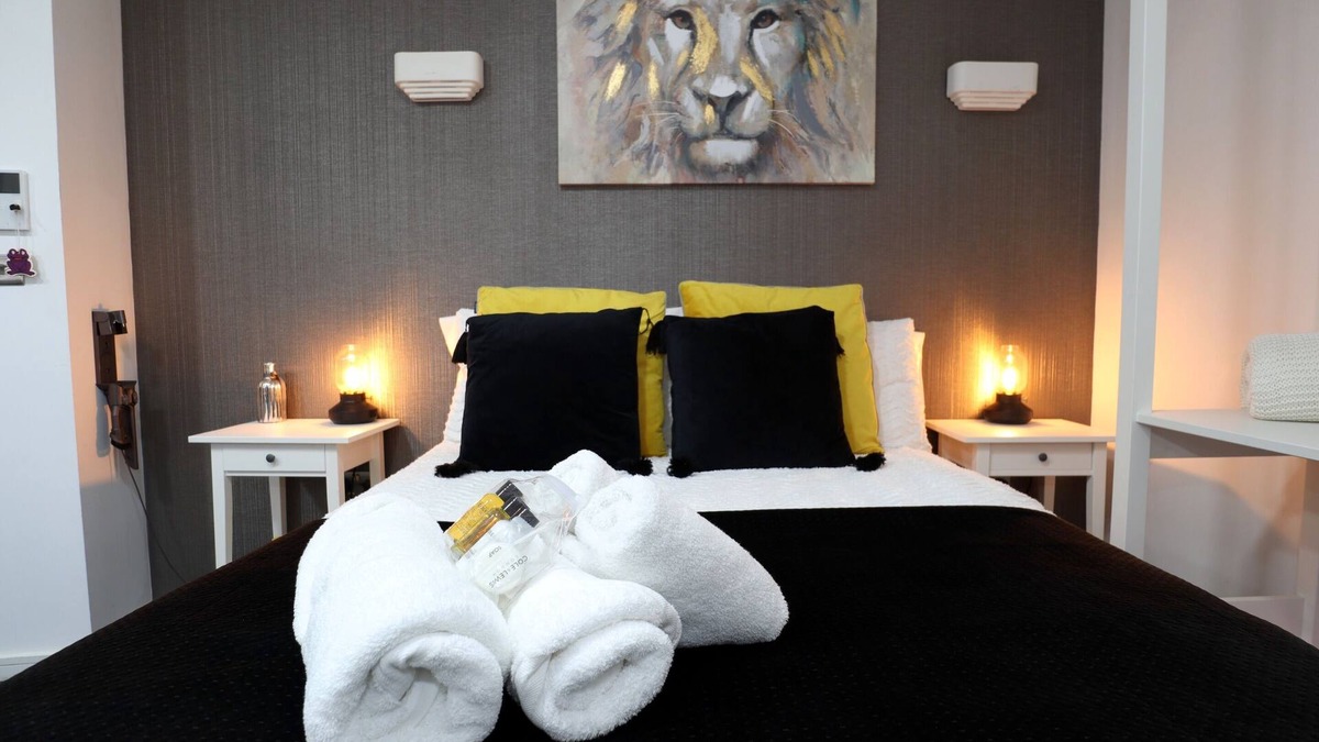 Eastbourne City Centre Apartment | Crescent Apartment