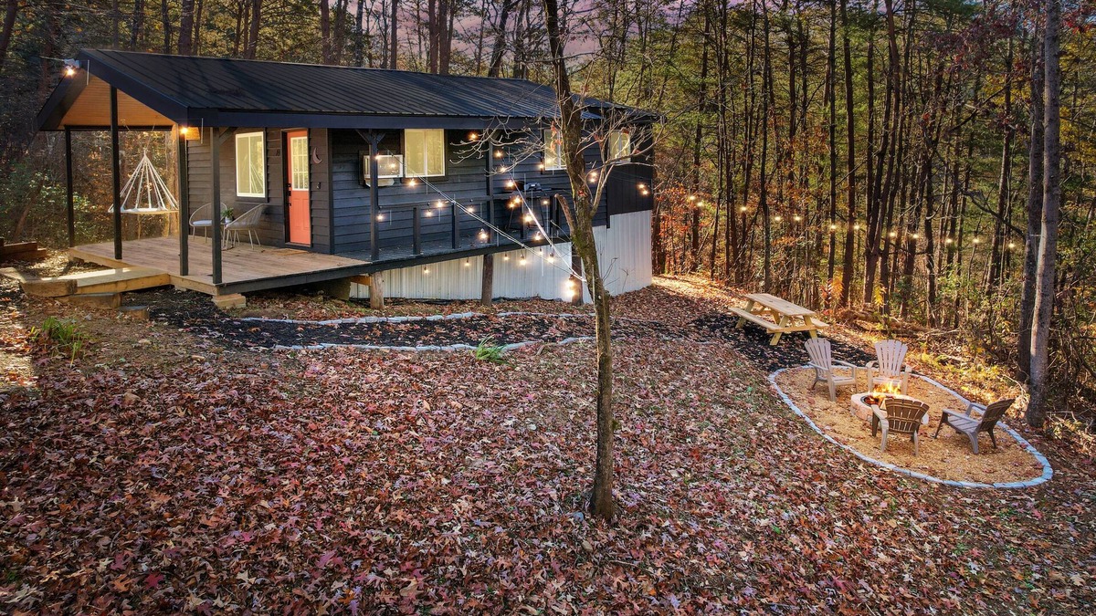 East Ellijay Cabin | CRESCENT MOON CABIN - cozy, peaceful, secluded! Close to DT Ellijay&Blue Ridge!