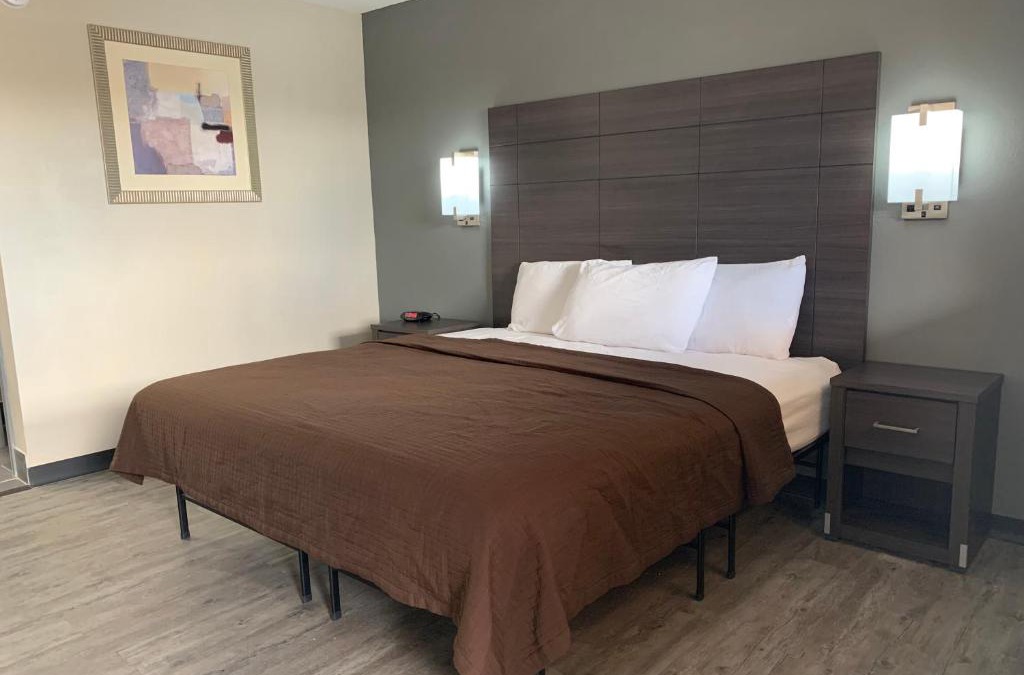 Littlefield Hotel | Crescent Park Motel & Suites
