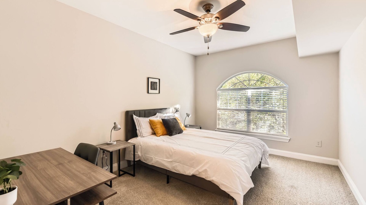 SoNo Apartment | Crest at Midtown 4505 l 1 Bedroom 1 Bathroom