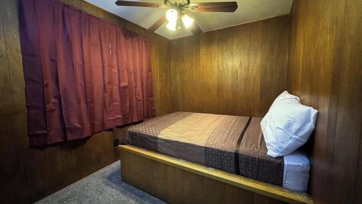 Crestline Apartment | Crest Lodge Historic Mountain Inn - Silverwood