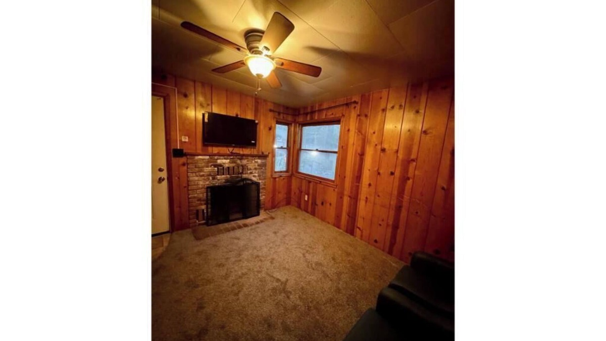 Crestline Apartment | Crest Lodge Historic Mountain Inn - Twin Peaks A