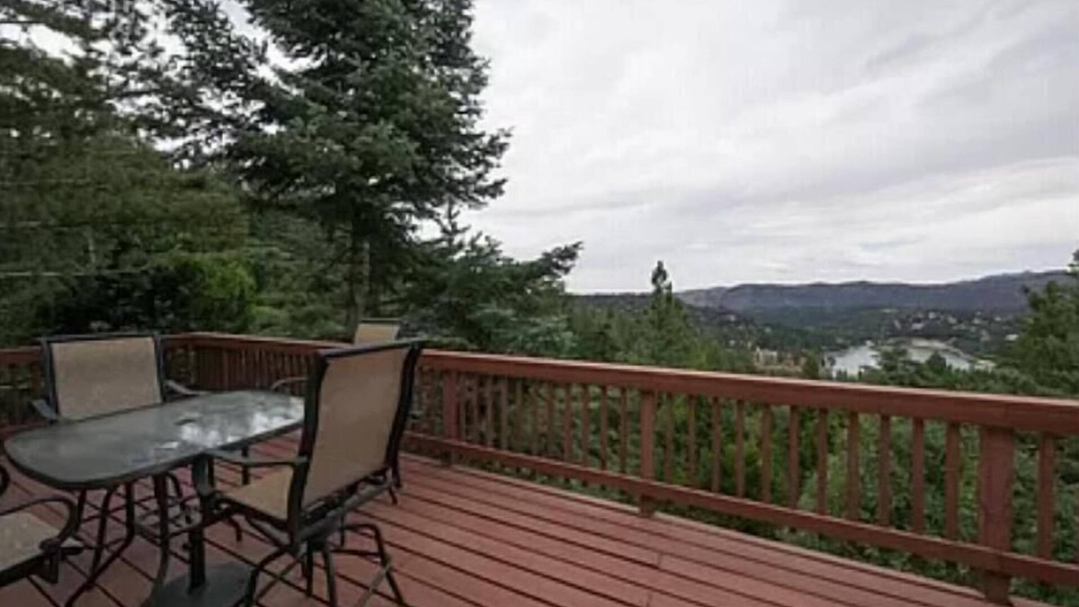 Crestline House | Crestline Dream View Getaway w/enough beds for 20+ people