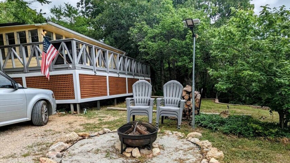 Sulphur House | Cricket Hollow- A star gazer's dream with private access to it's own fishing pier.