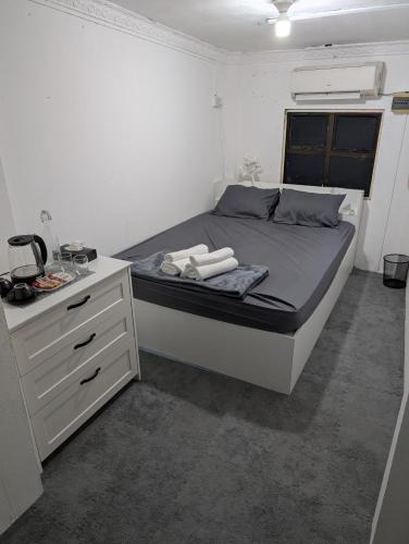 Male House | CRIMSON m STAY