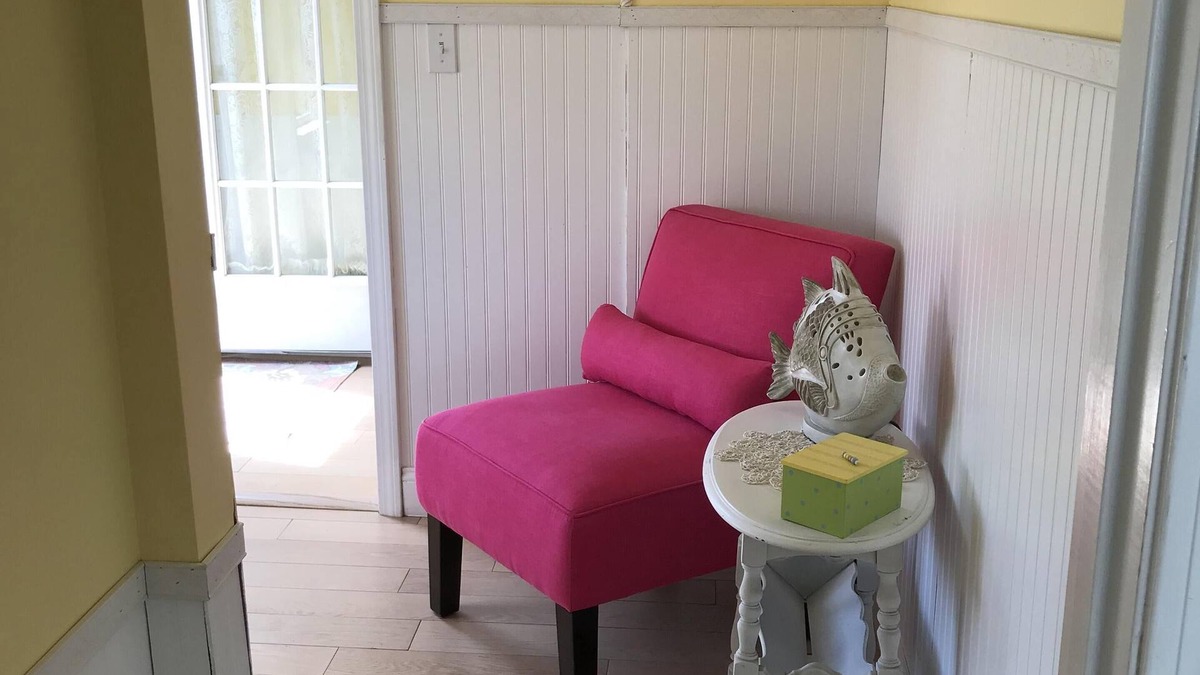 Camp Ellis House | Crisp, clean beach house - Across from beach-free linens.