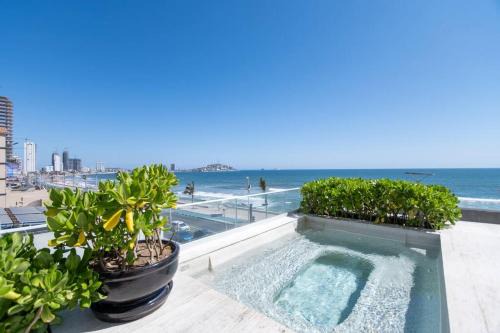 Mazatlan Apartment | Cristal bay 1504 lujoso depa frente al malecón