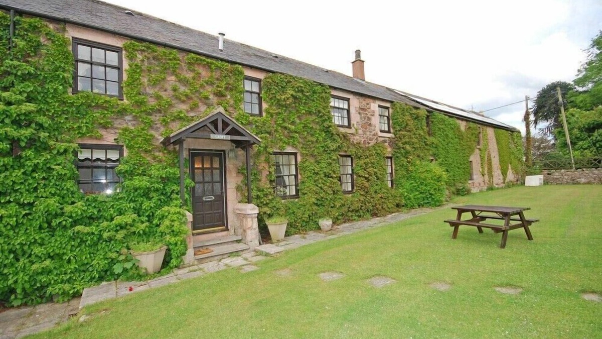 Wooler Cottage | CROFT COTTAGE (YEAVERING), pet friendly, with open fire in Wooler