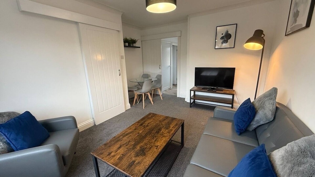 Blaydon on Tyne House | Cromwell-2 Bed House Great for Contractors with Drive+WiFi