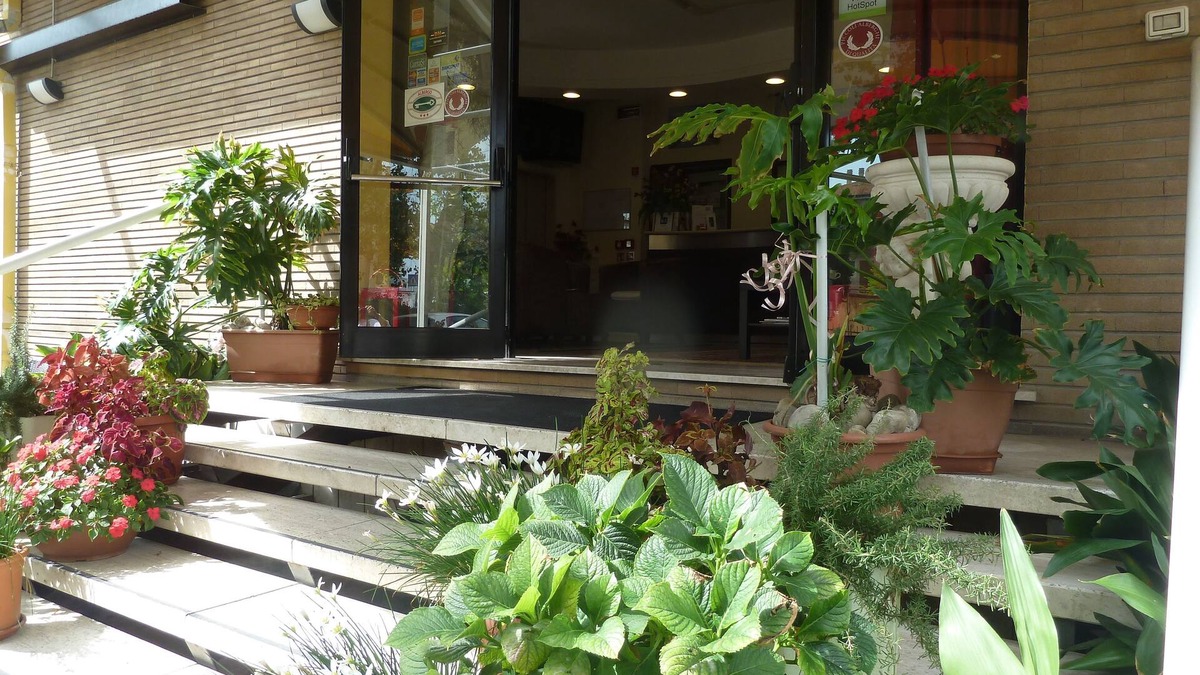 San Giuliano a Mare Hotel | Crosal