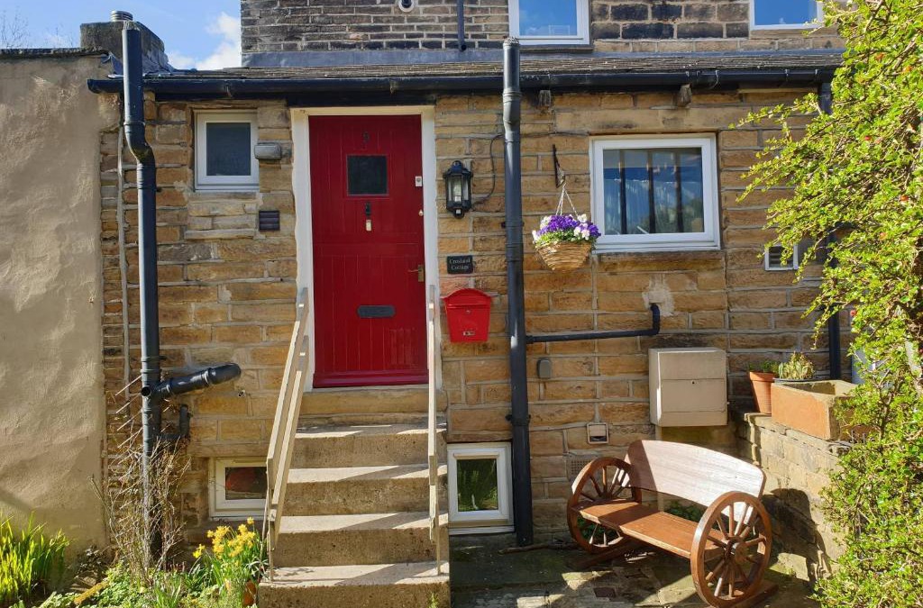 Holmbridge House | Crosland Cottage