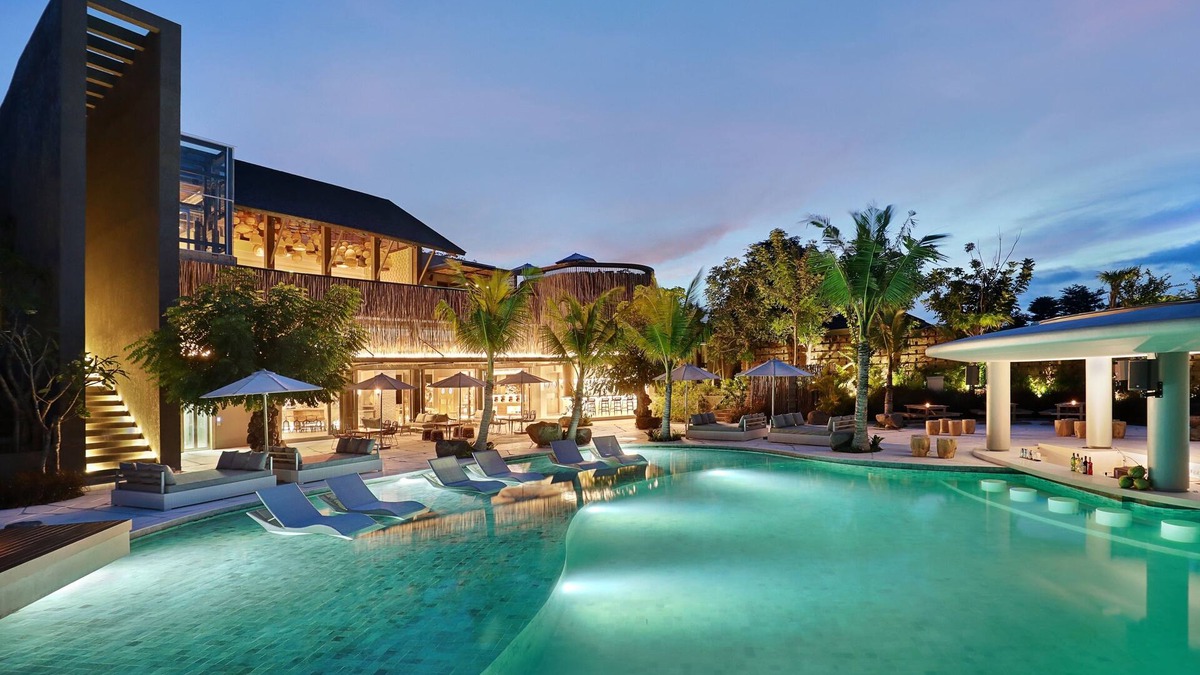 Jimbaran Hotel | Cross Bali Breakers