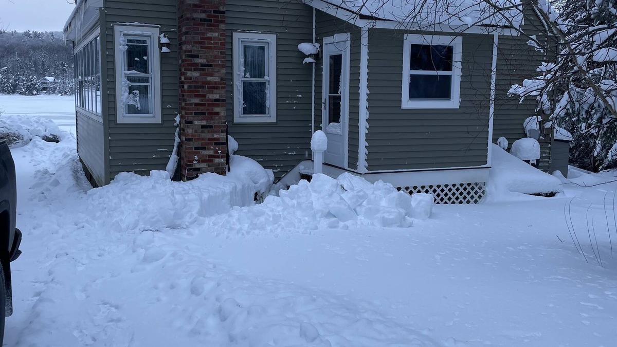 Woodford Cottage | Cross Country Ski? Downhill? Prospect and Mt nSnow. Winter wonderland book now.