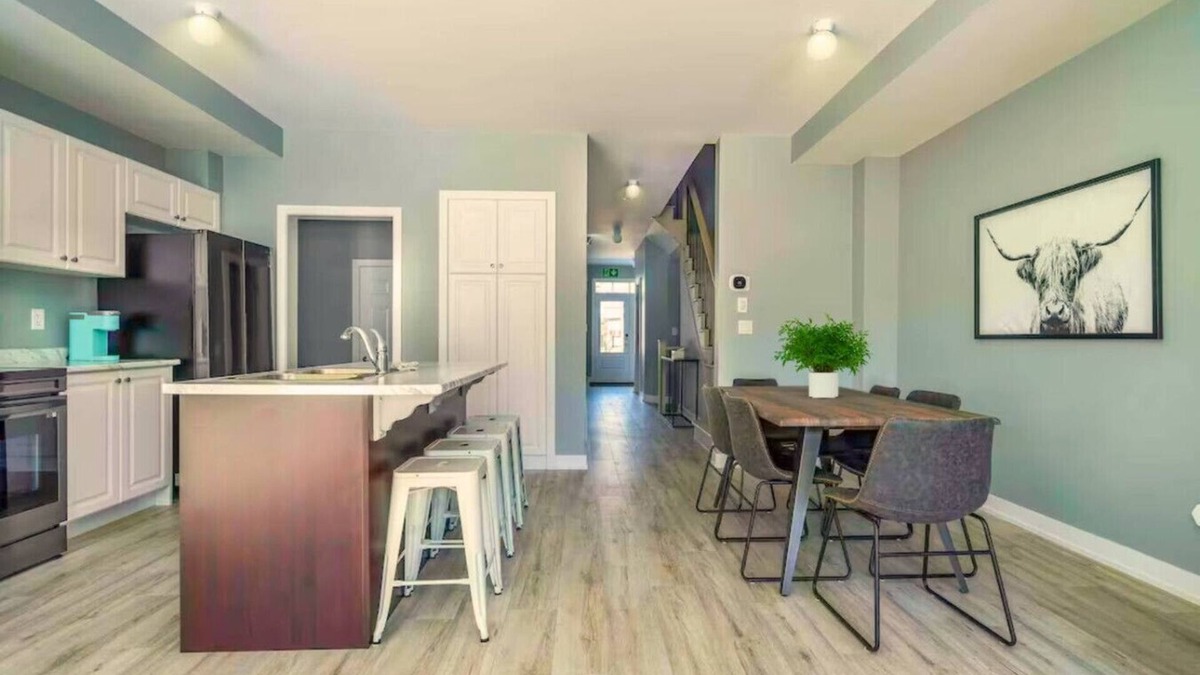 The Blue Mountains House | Crosswinds Haven: 3BDR Backing onto Blue Mountain