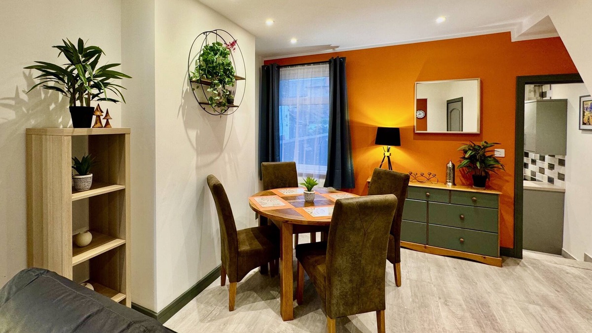 Cleethorpes Apartment | Crow Hill House MyShortLets