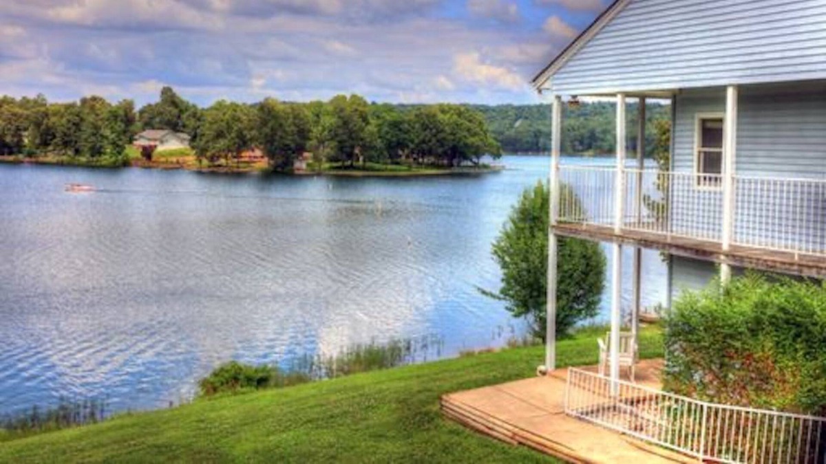 Horseshoe Bend Condo | Crown Point Resort, Arkansas tranquil 1 bedroom
