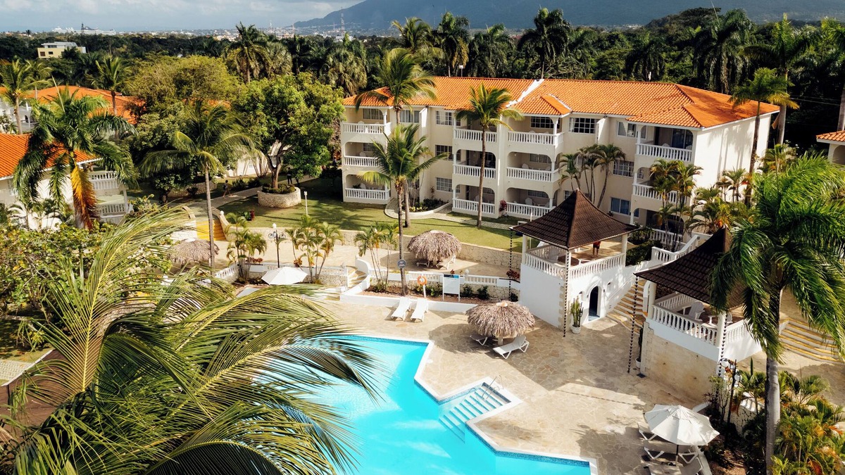 Los Brazos Resort | CROWN&RESIDENCE SUITES 2-bedroom resort in delightful Puerto Plata with WiFi, AC