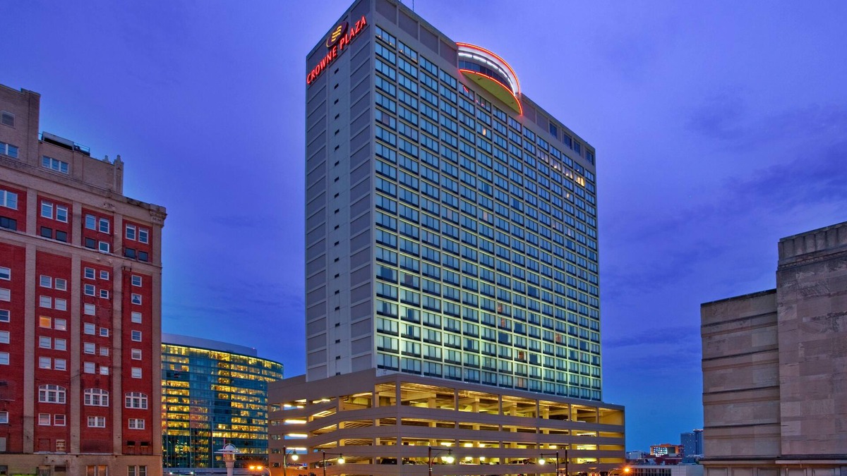 Downtown Kansas City Hotel | Crowne Plaza Kansas City Downtown by IHG