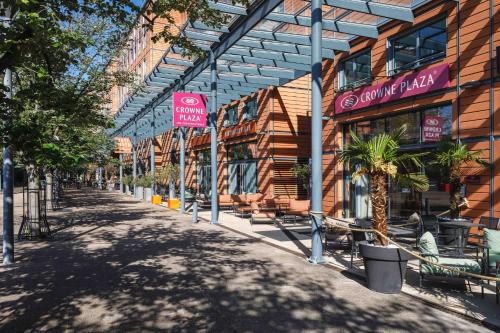 6th Arrondissement Hotel | Crowne Plaza Lyon - Cité Internationale