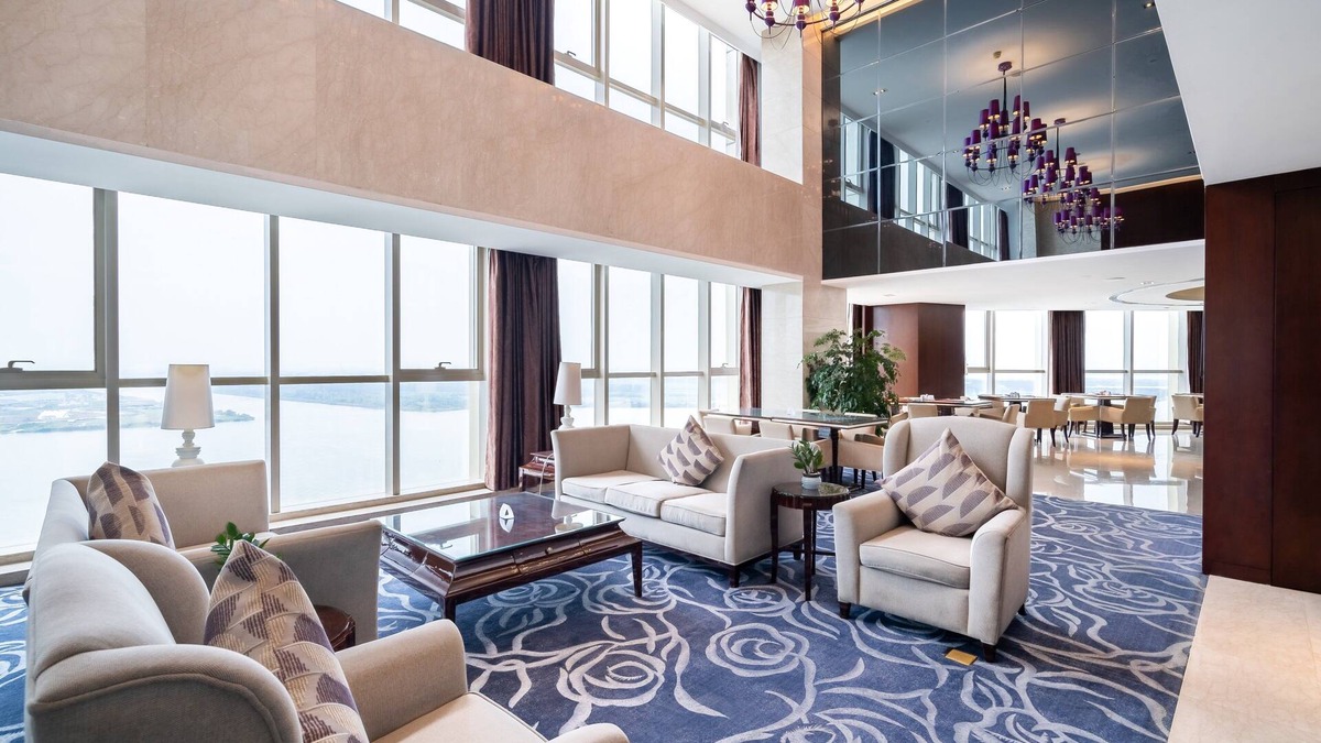 Jingkou District Hotel | Crowne Plaza Zhenjiang by IHG