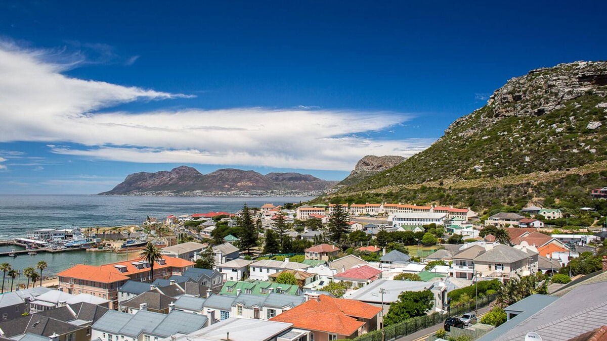 Redhill Apartment | Crows Nest, The heart of Kalk Bay