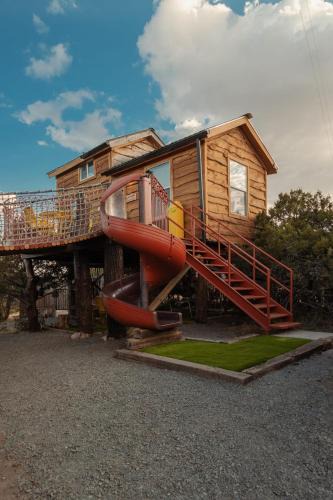Nogal House | Crows Nest Treehouse At El Mstico Ranch