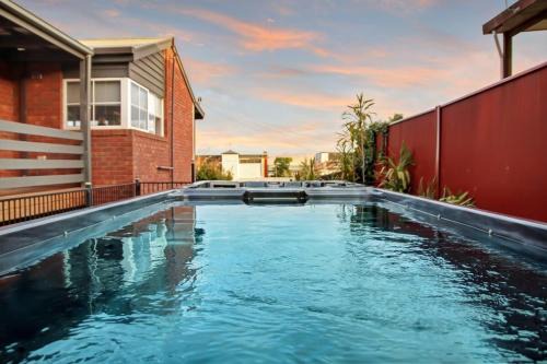 Ocean Grove House | Cruickshank Retreat I Spa and Dip Pool