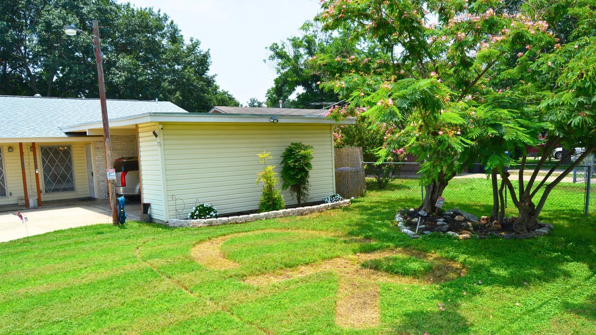 Harlandale House | CRWorld Adventure Full Home/Duplex