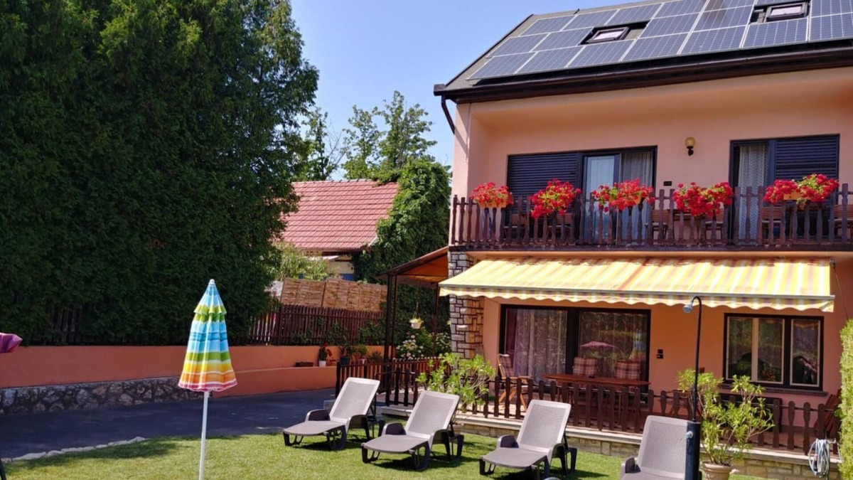 Balatonfoldvar Apartment | Crystal Apartement A