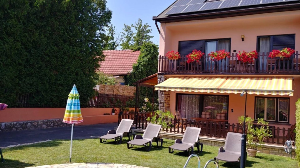 Balatonfoldvar Apartment | Crystal Apartement F