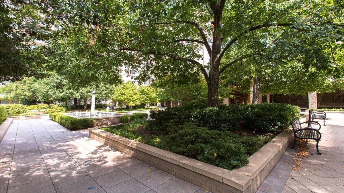 Aurora Highlands Apartment | Crystal City Comfortable Apartments