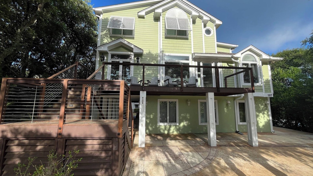 Emerald Isle House | Crystal Conch sleeps 16, private home close to beach access