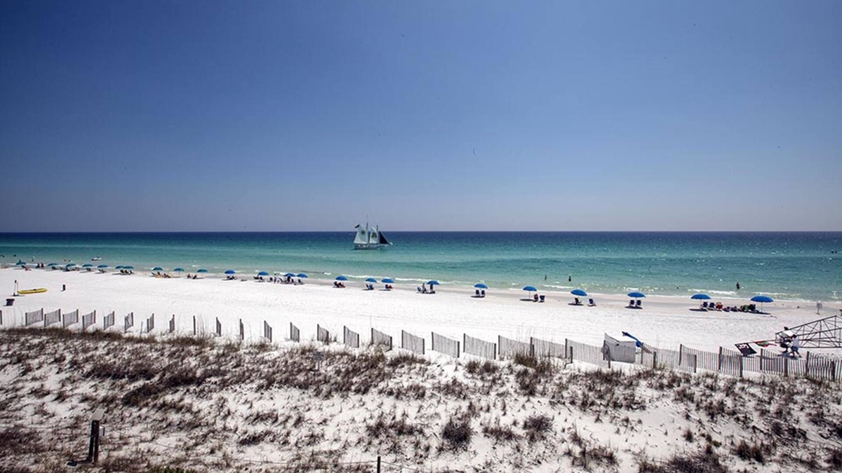 Crystal Beach Condo | Crystal Dunes Beach Resort by Panhandle Getaways