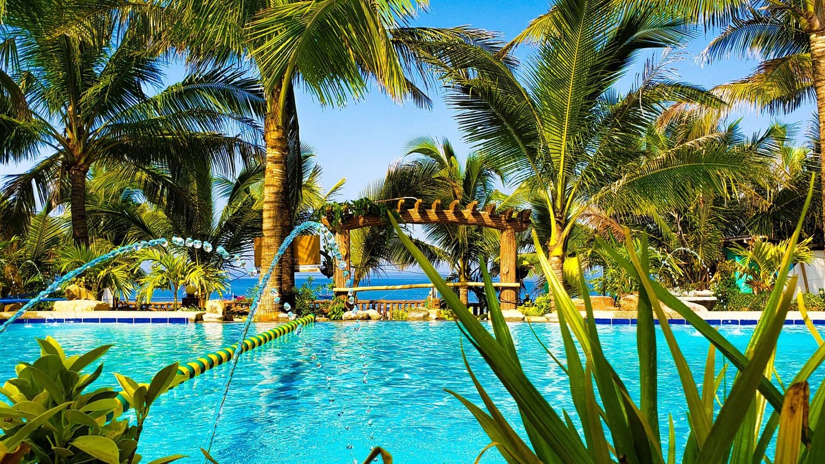 Morong Resort | Crystal Shore Beach Resort powered by Cocotel