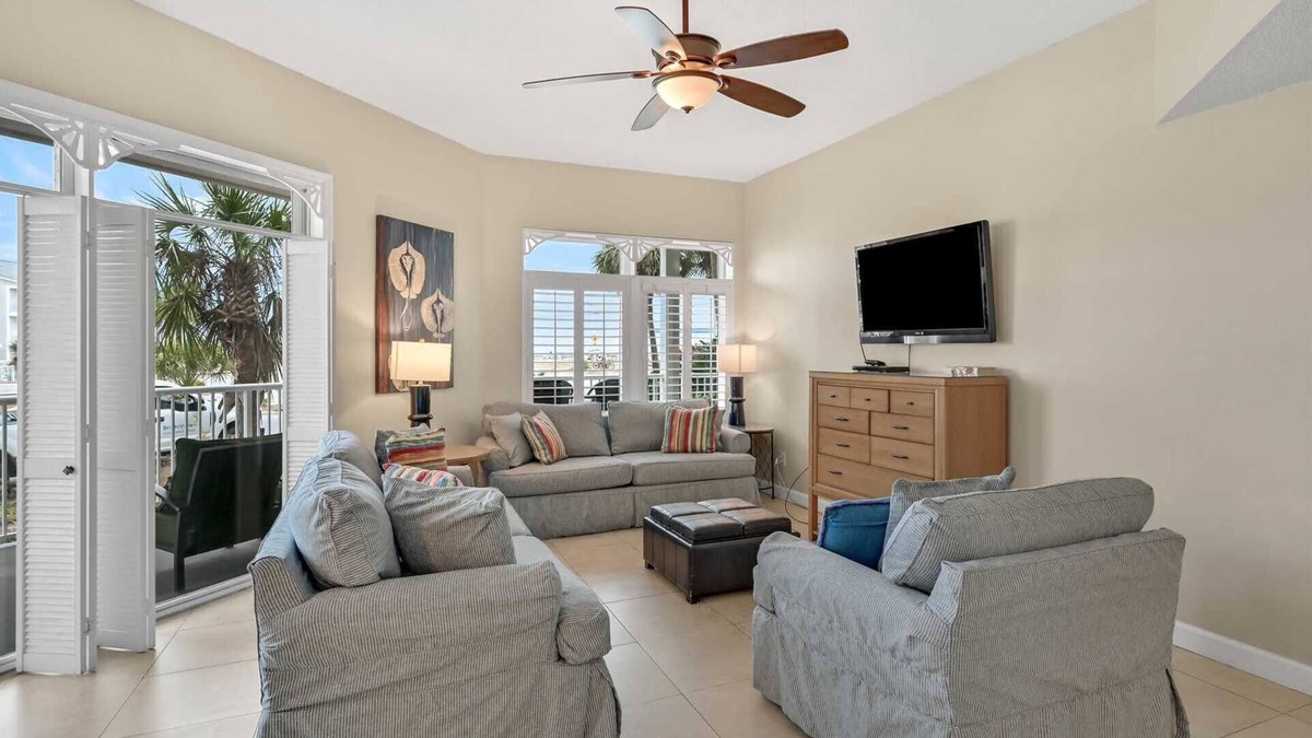 Avalon Beach Estates Condo | Crystal View 103 Ground Floor, 3/3 Beach Service