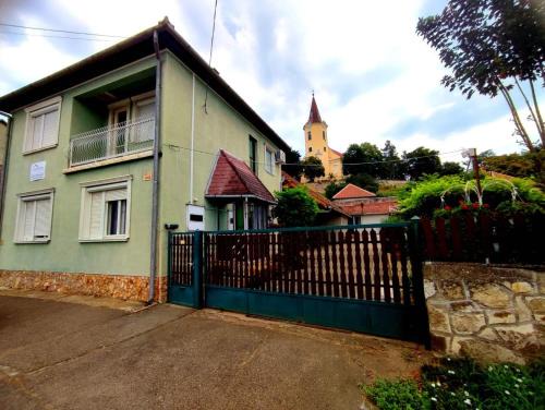 Tarcal Apartment | CsászárLak Vendégház