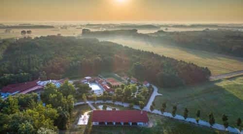 Csolyospalos Hotel | Csipkerózsa Üdülőházak