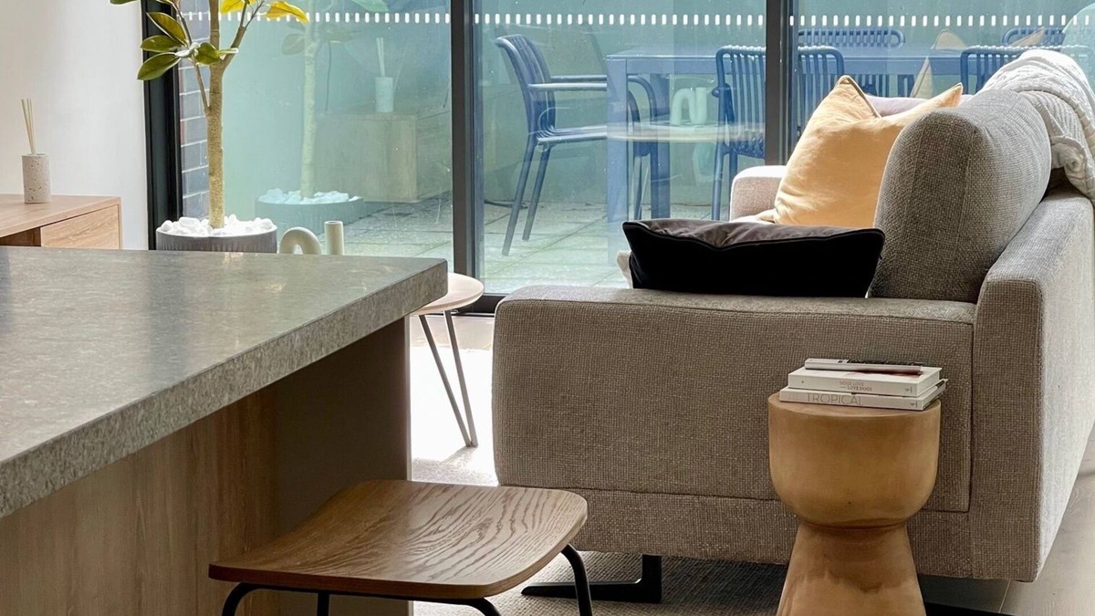 Newcastle Apartment | Cu-Tee - High end, one bedroom apartment. Free parking and wi-fi.n