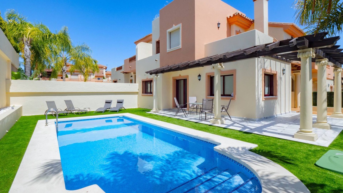 Coin Villa | Cubo's Casa Ilios Los Nebrales/Piscina privada/aire acondicionado/wifi gratis