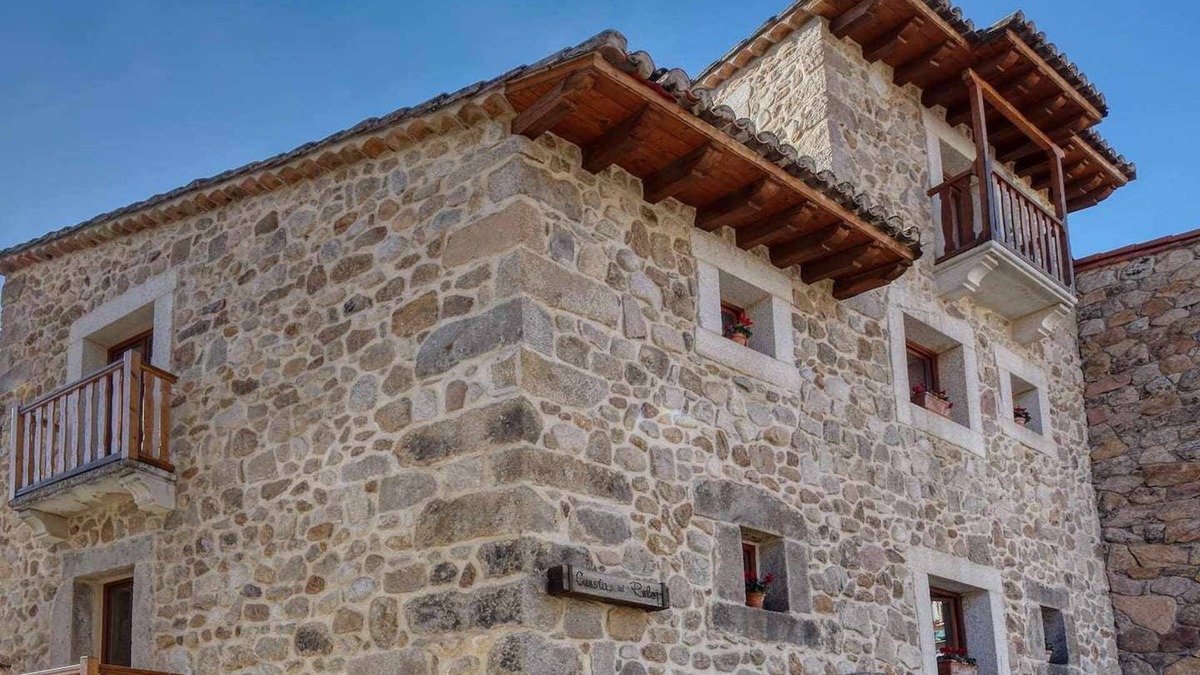 Piedralaves House | Cuesta del Reloj House