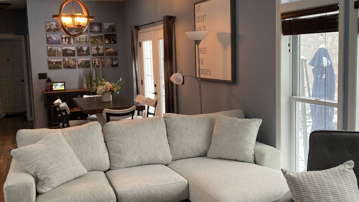 Ballston Spa House | Cul de Sac family setting less than 10 miles to Saratoga Race Track
