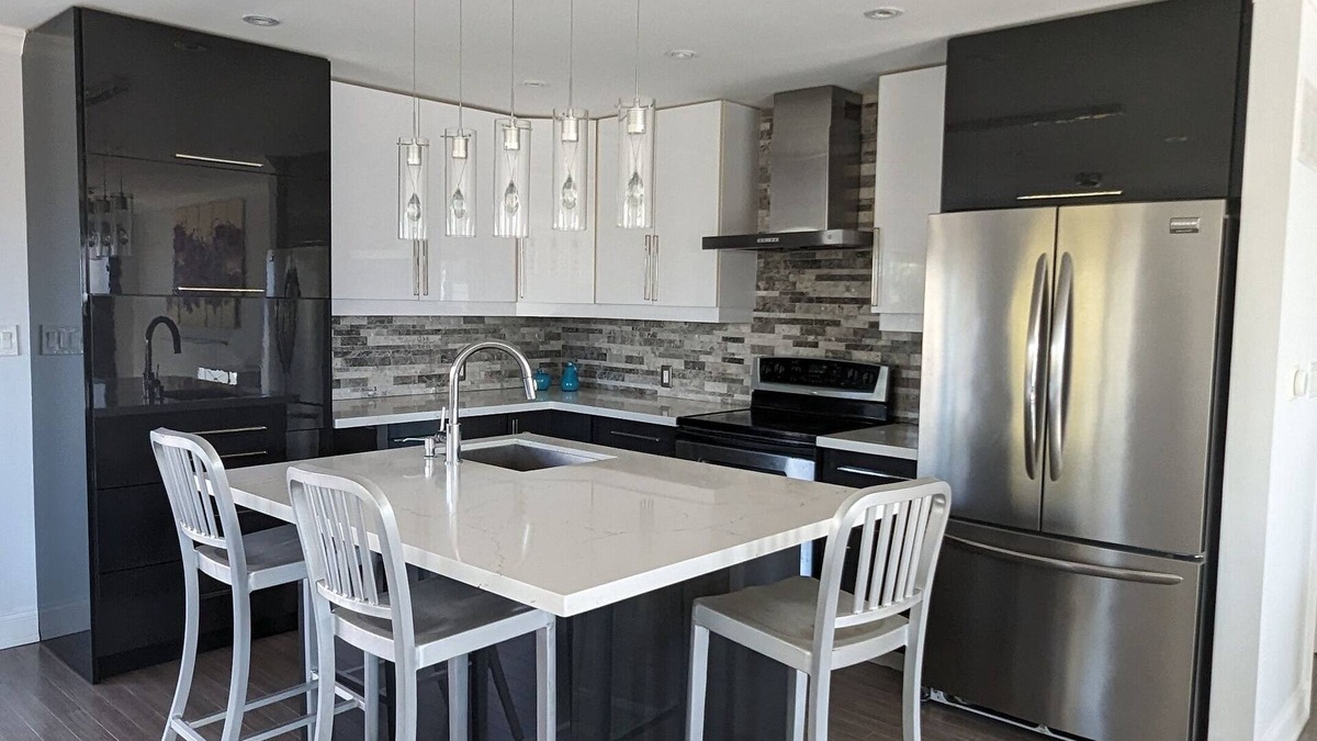 Brookhaven - Amesbury House | Cul de Sac Oasis in the City