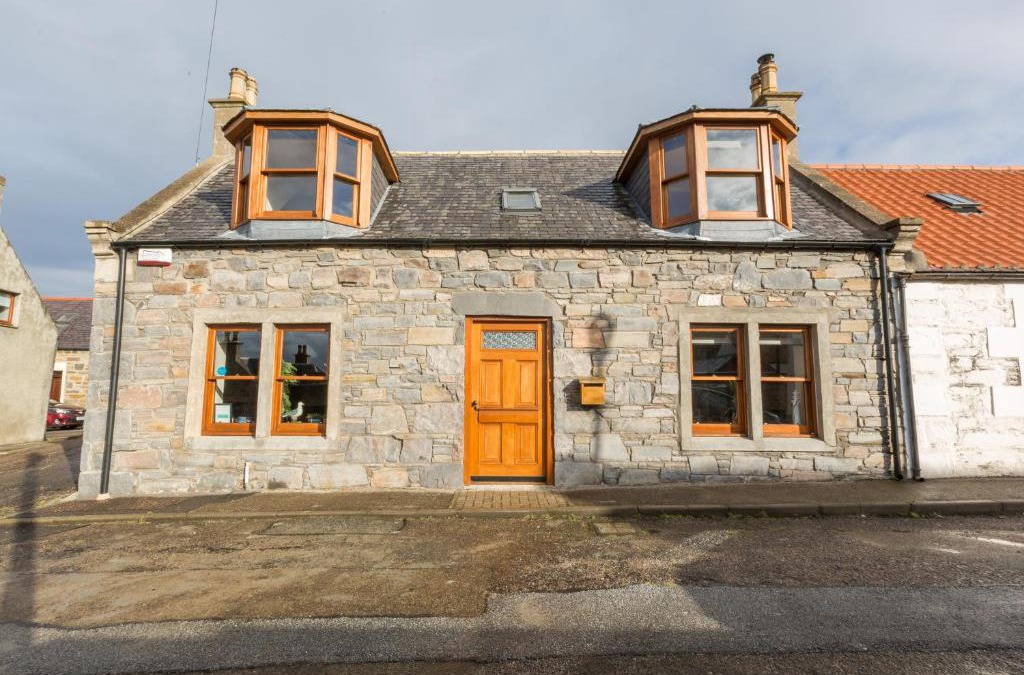 Cullen House | Cullen 117 Seatown With Sea Views