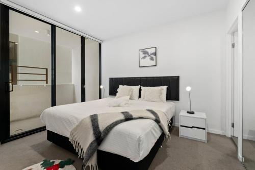 South Brisbane Apartment | Cultural Charm - 2BR Apartment in South Brisbane 20804