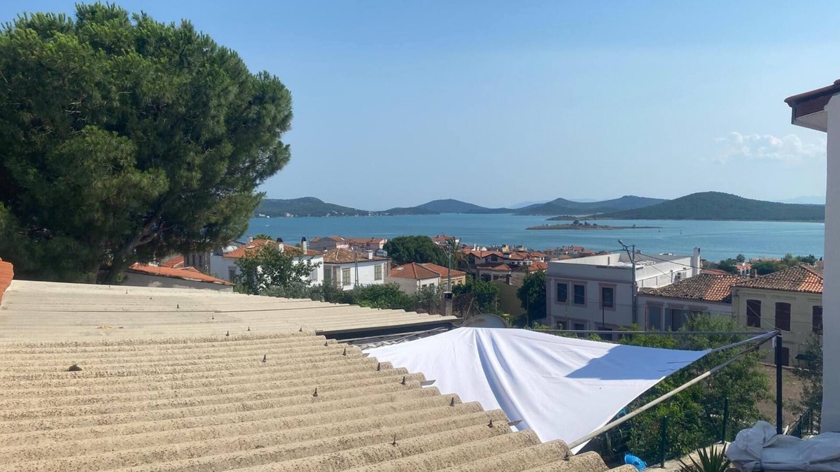Ayvalik House | CUNDA MERKEZ DE MÜSTAKİL EŞYALI YAZLIK DENİZ MANZARALI TAŞ EV