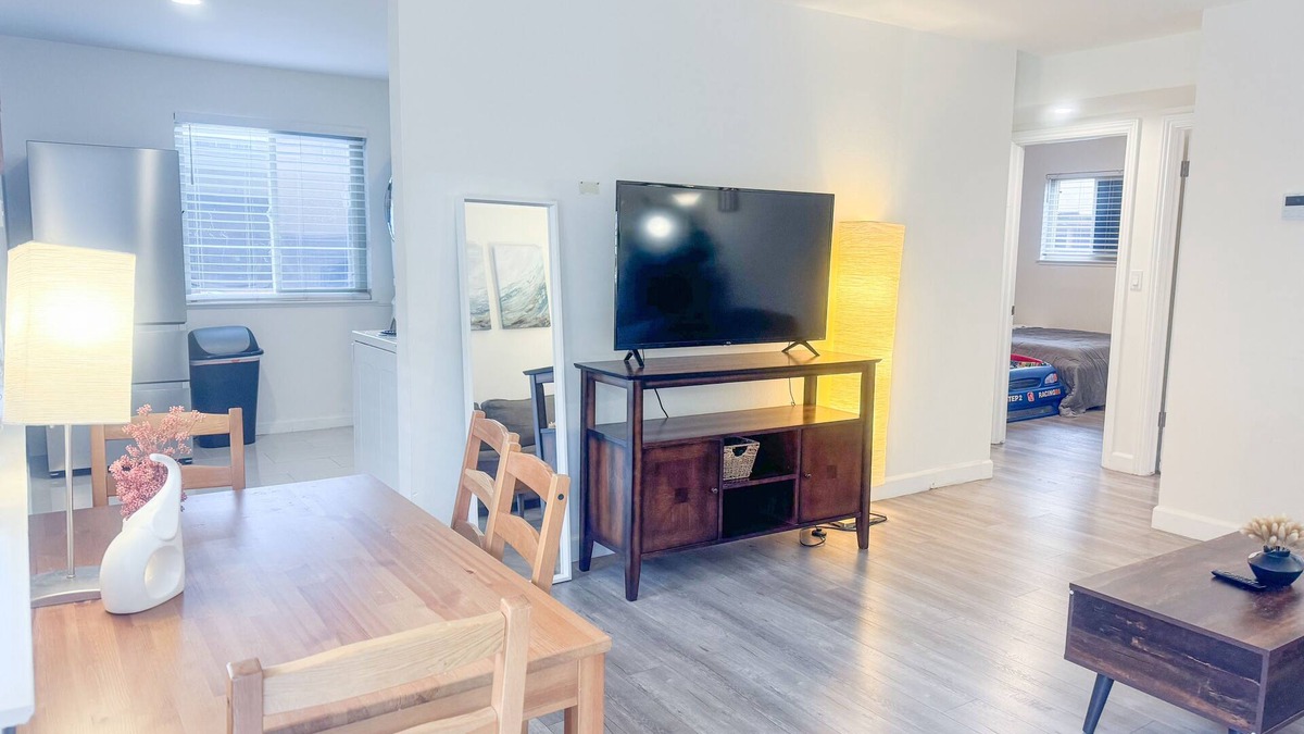 Sunnyvale West Apartment | Cupertino 2BR w/AC/Washer/Dryer/EV on 1F
